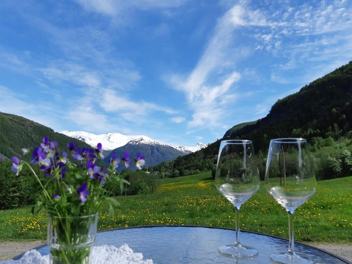 Eidsdal Camping Og Feriehus Eksteriør billede